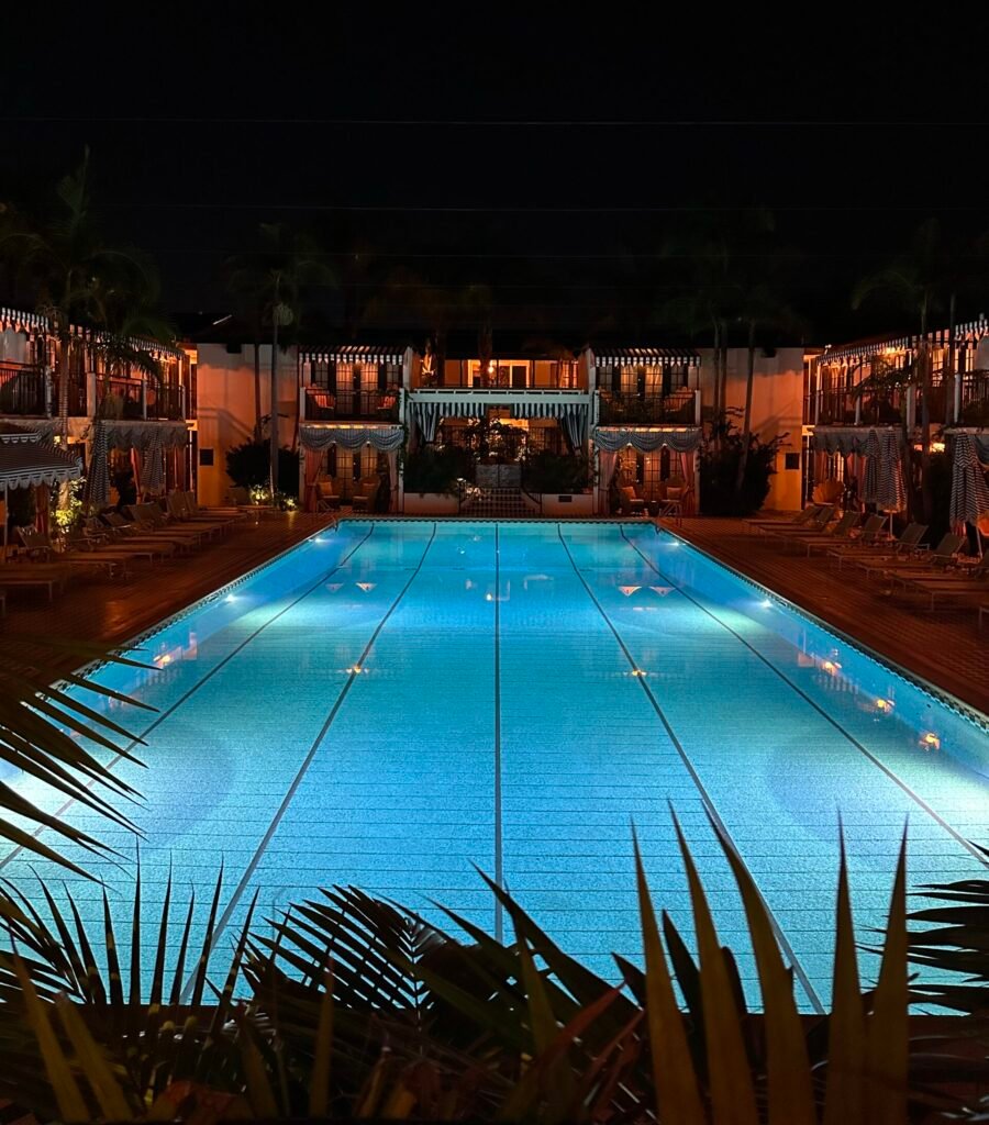 the Lafayette hotel pool San Diego