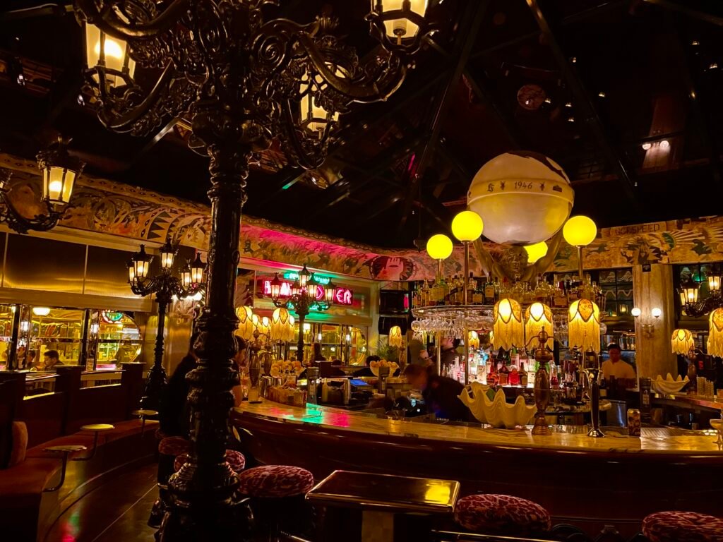 the Lafayette hotel San Diego bar