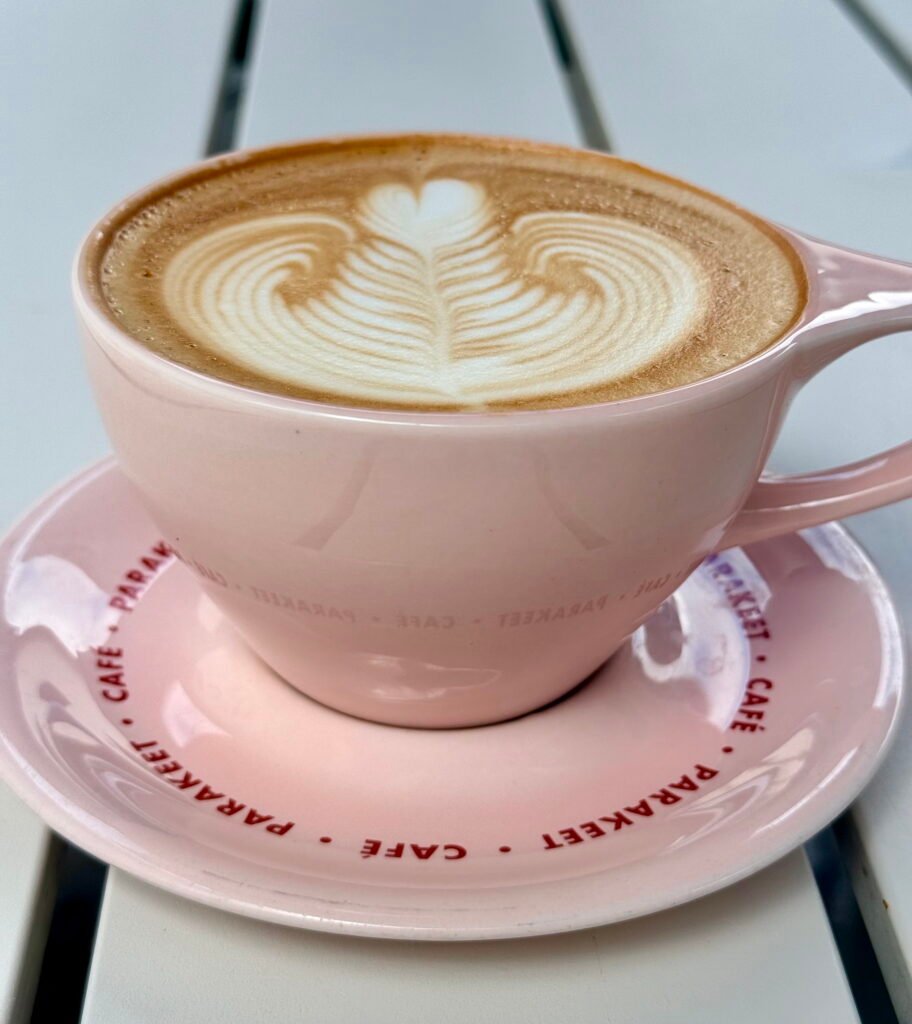 hot latte parakeet cafe